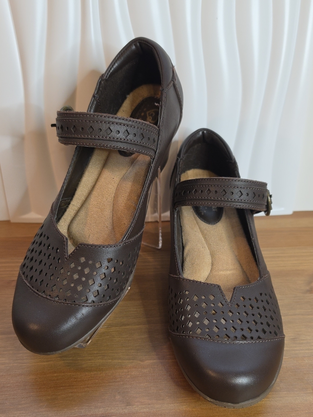 I 🤍 Comfort Claudia Style Mary Jane Pumps With Heel in Dark Brown